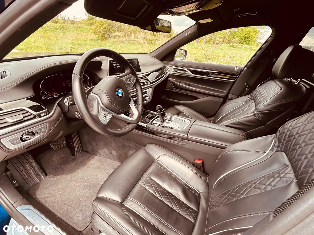 BMW Seria 7 730d xDrive mHEV - 13