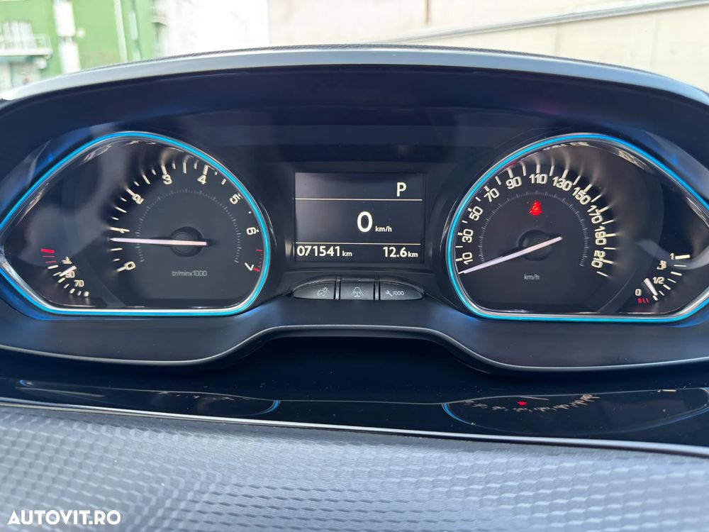 Peugeot 2008 PureTech 110 Stop&Start EAT6 Allure - 24