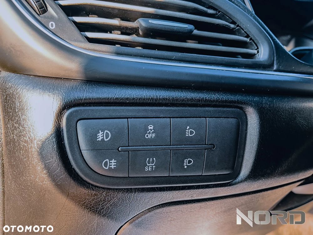 Fiat Tipo 1.6 MultiJet DCT Lounge - 26