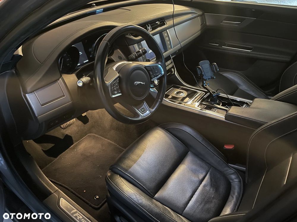Jaguar XF 2.0 i4D R-Sport - 7