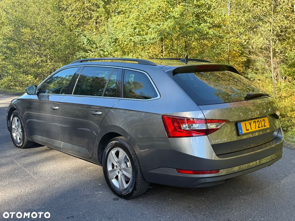 Skoda Superb 2.0 TDI DSG Premium Edition - 38