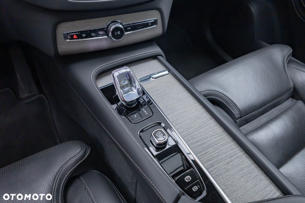 Volvo XC 90 - 19