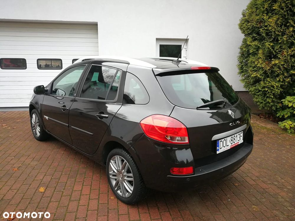 Renault Clio 1.2 16V 75 Night and Day - 8