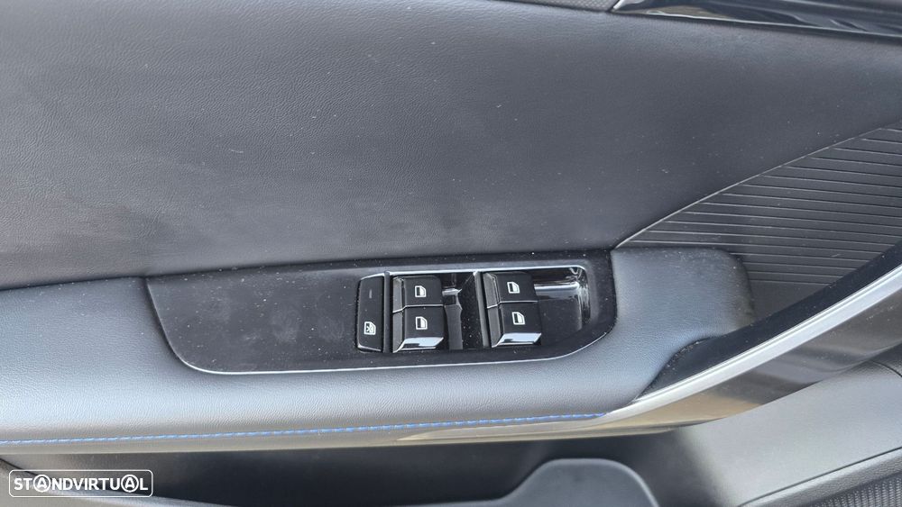 MG MG4 64 kWh Luxury - 8