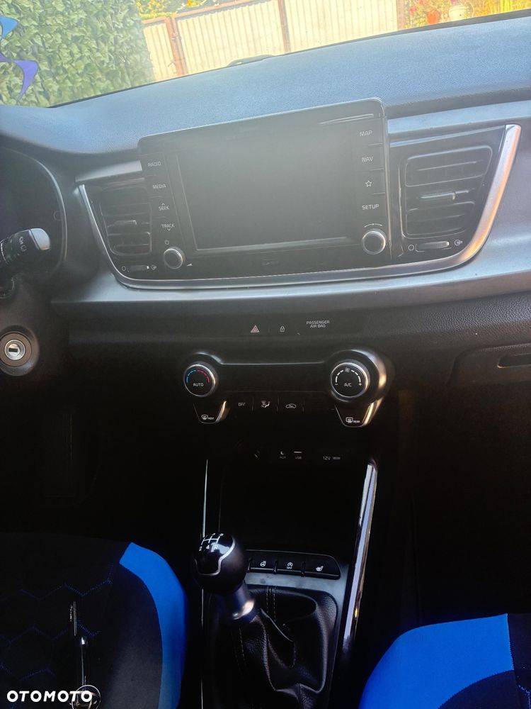 Kia Rio 1.2 L - 5