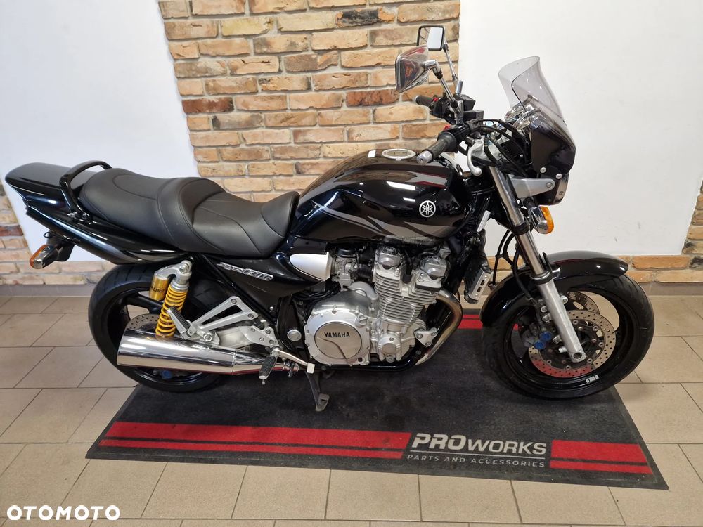 Yamaha XJR - 2