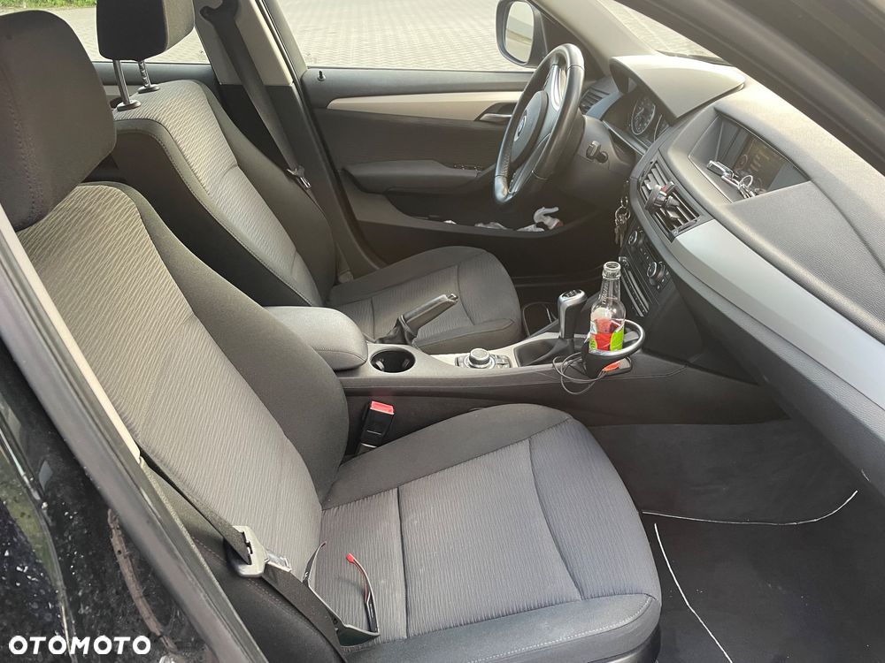 BMW X1 sDrive18i - 11