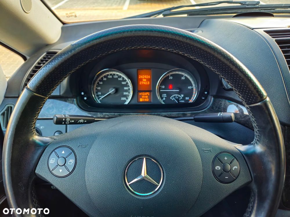 Mercedes-Benz Viano - 21