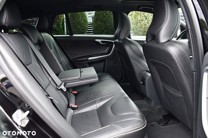 Volvo V60 D4 Geartronic RDesign - 23