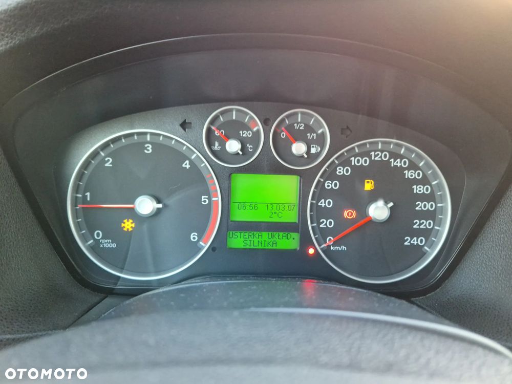 Ford Focus 1.6 TDCi DPF Ghia - 12