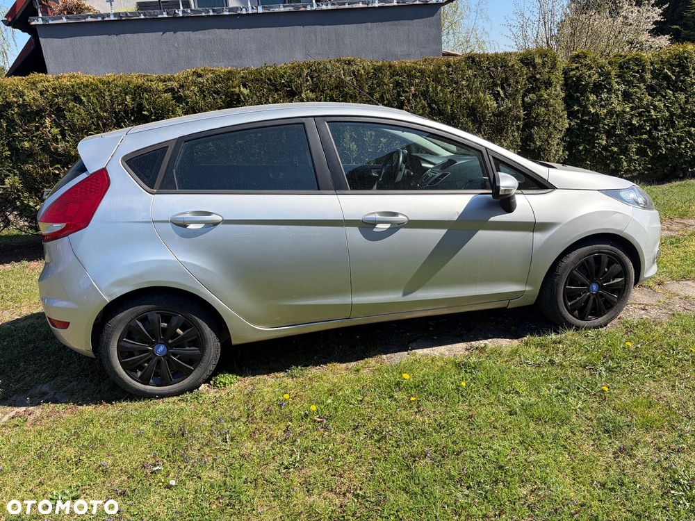 Ford Fiesta - 2