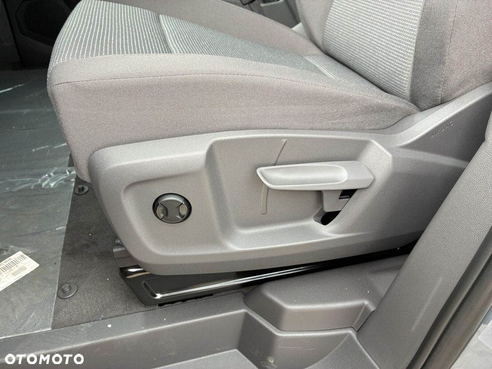 Volkswagen Multivan 2.0 TDI L2 Family DSG - 32
