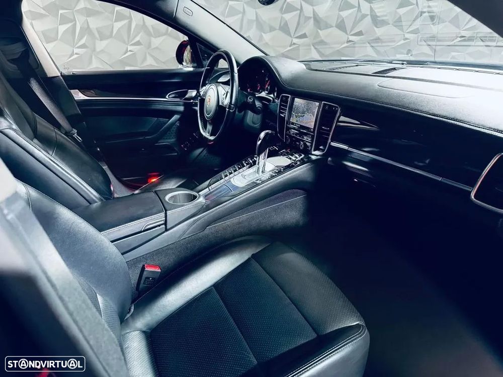 Porsche Panamera - 18