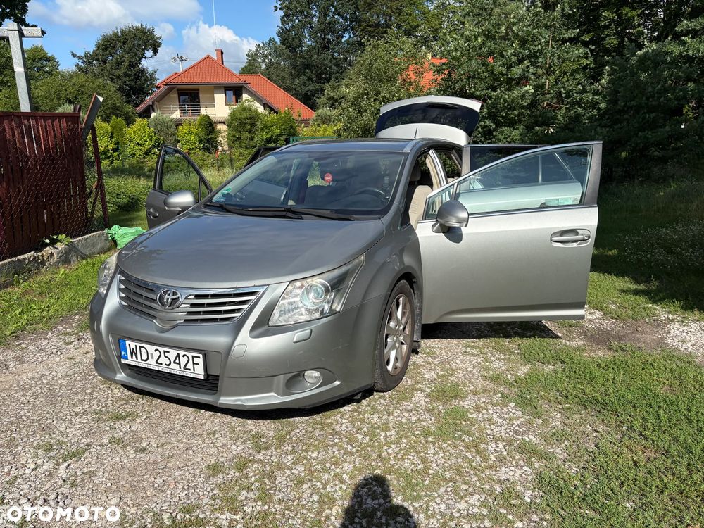 Toyota Avensis 2.0 D-4D Sol+NAVI - 16