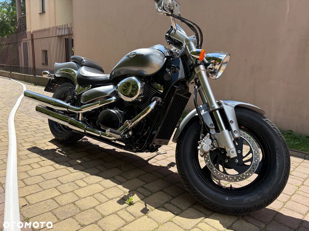 Suzuki Intruder - 1