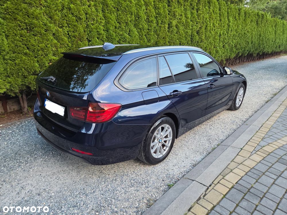 BMW Seria 3 318d Sport Line - 4