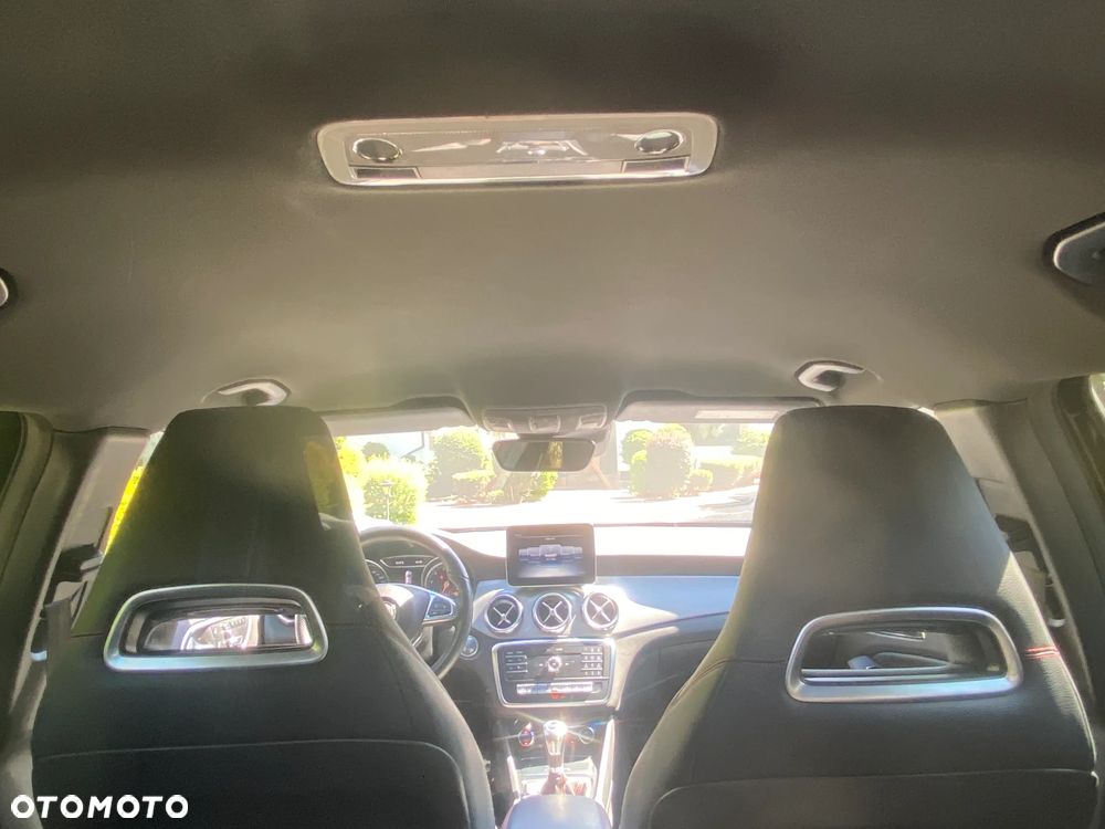 Mercedes-Benz GLA 200 AMG Line - 25