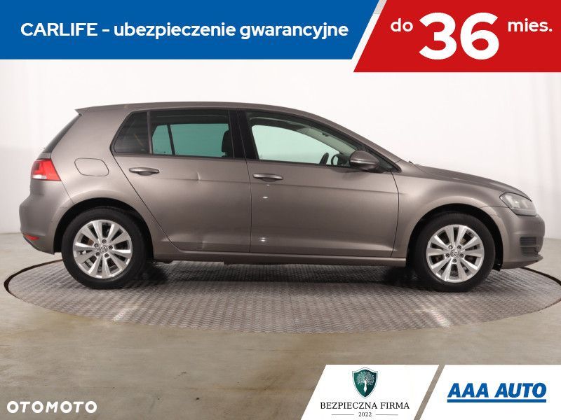 Volkswagen Golf - 8