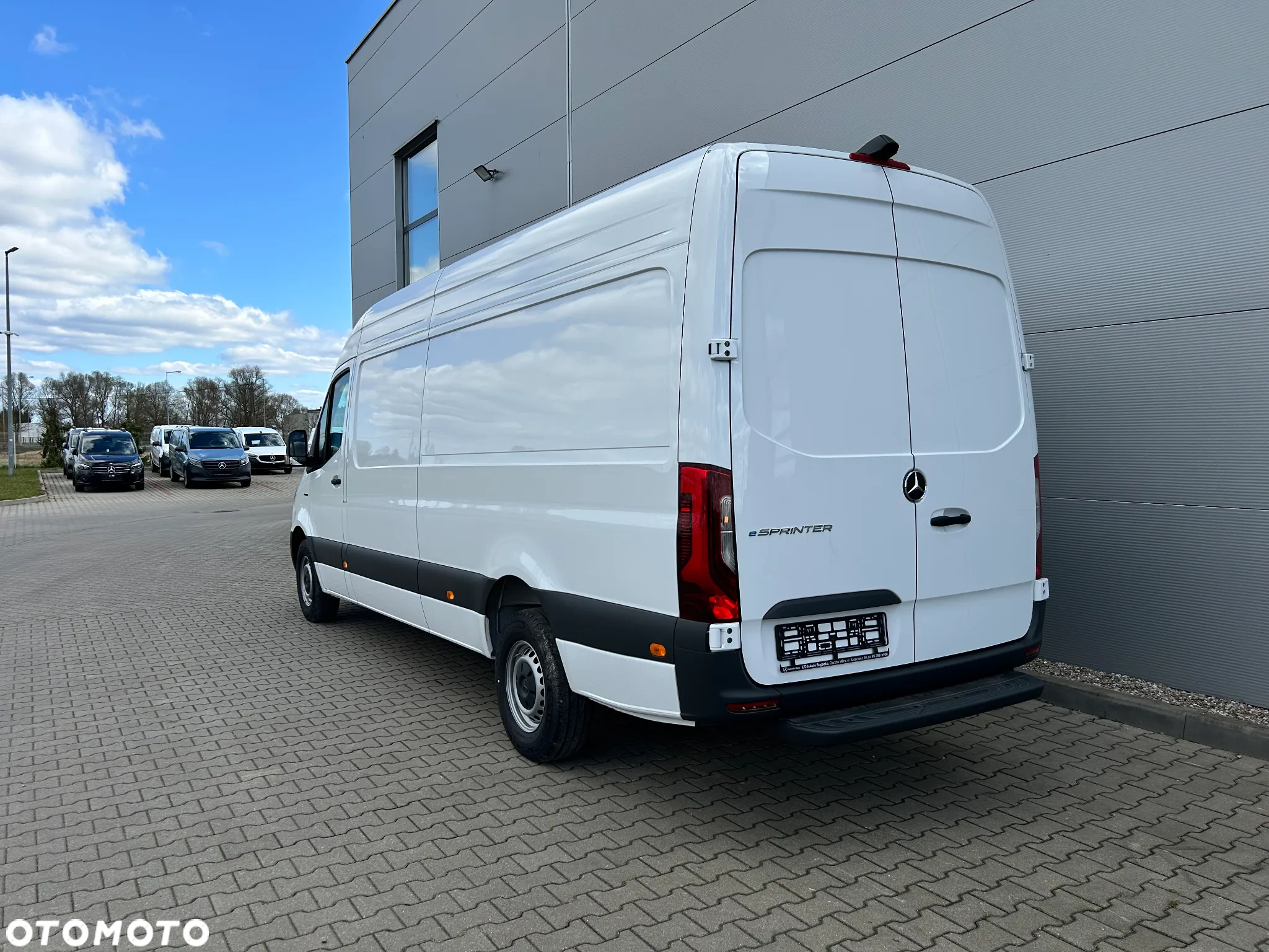 Mercedes-Benz eSPRINTER 314e FURGON DŁUGI - 4