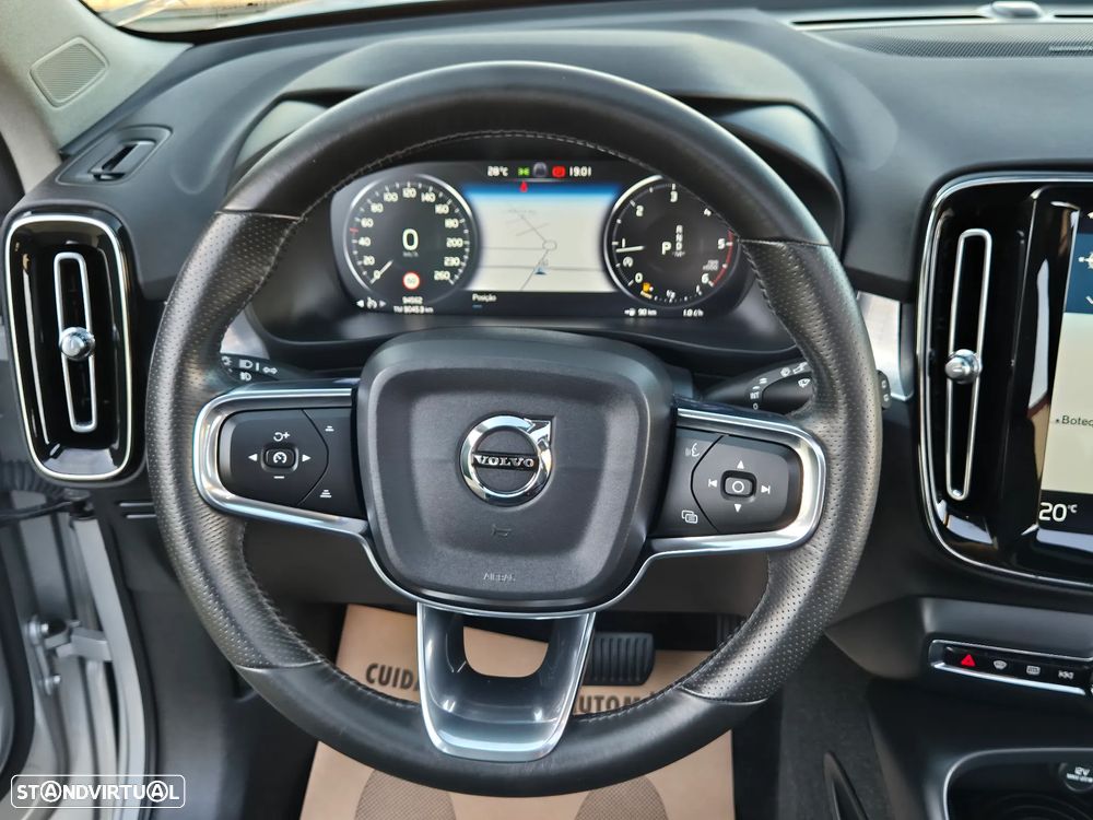 Volvo XC 40 2.0 D4 Momentum Plus AWD - 26