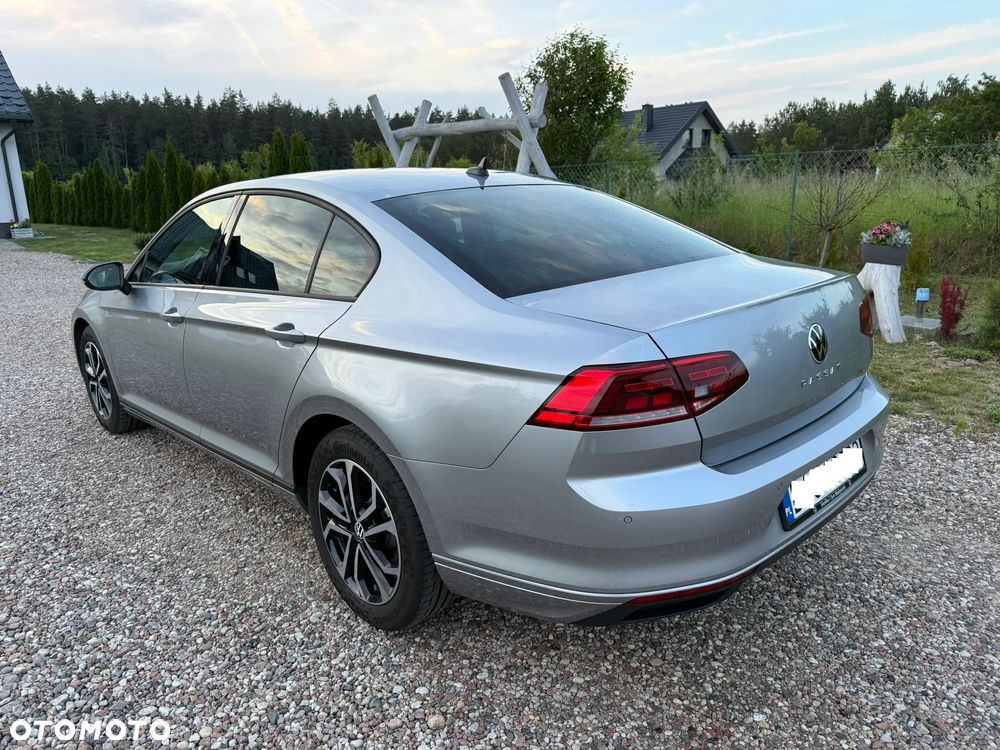 Volkswagen Passat - 2