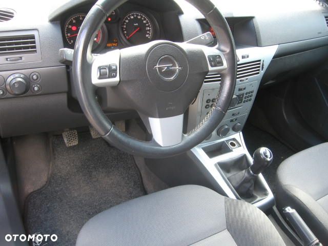 Opel Astra 1.6 Enjoy - 15