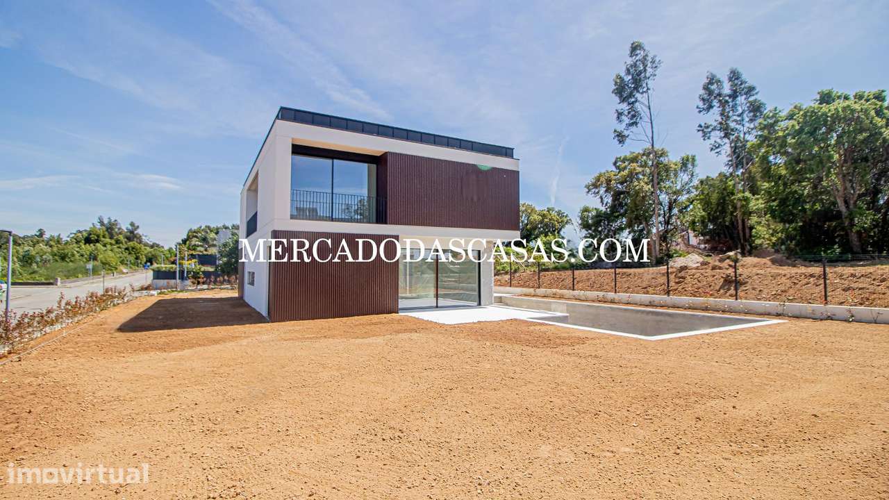 Moradia T4, com piscina e jardim,muita luz natural - Grande imagem: 3/26
