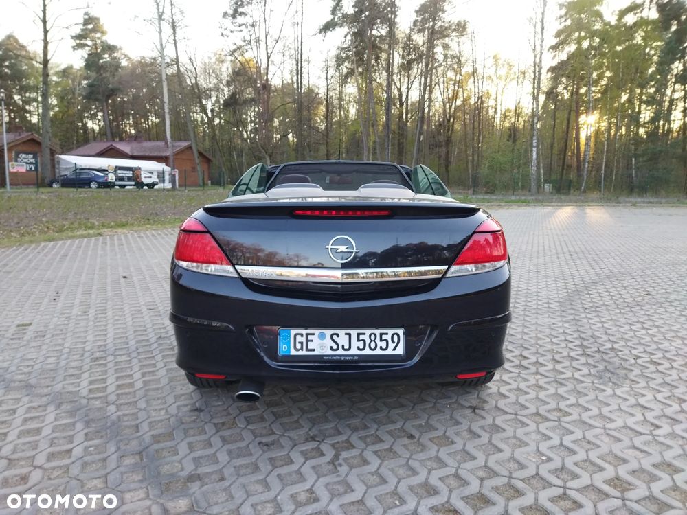Opel Astra 1.8 Edition 111 Jahre - 12