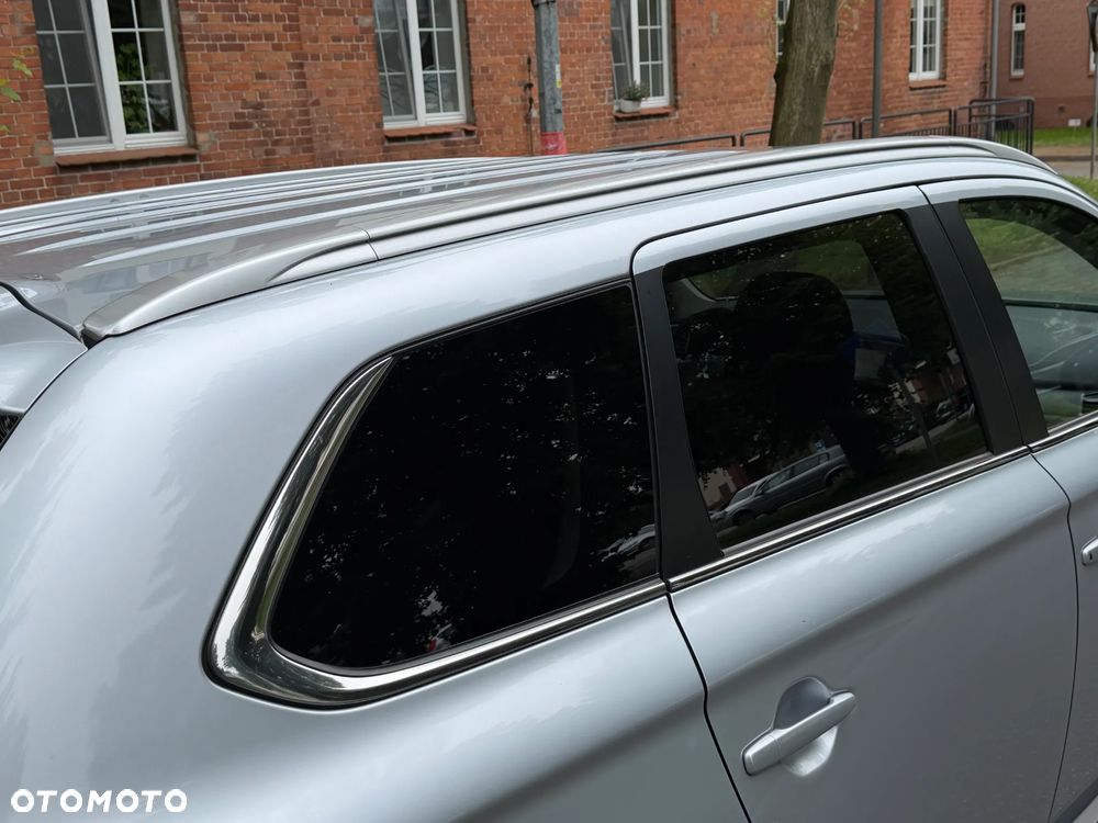Mitsubishi Outlander 2.0 4WD Plus - 27