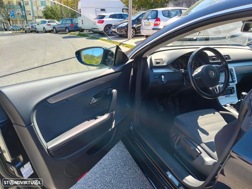 VW Passat CC 2.0 TDi BlueMotion - 17