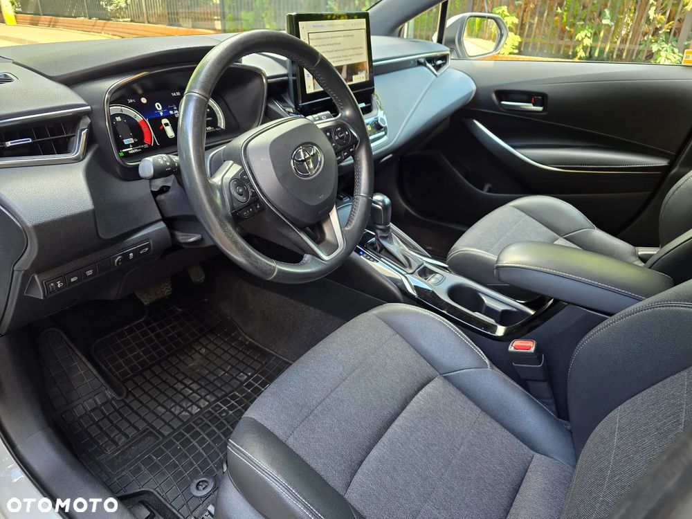Toyota Corolla 1.8 Hybrid Style - 17