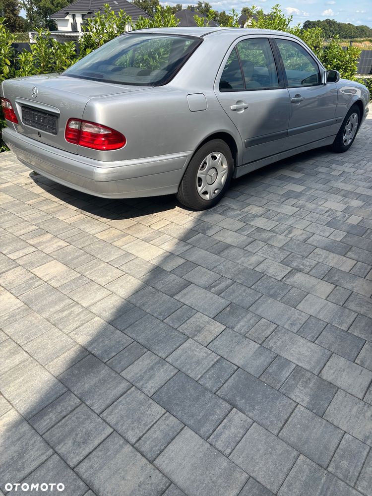 Mercedes-Benz Klasa E - 5