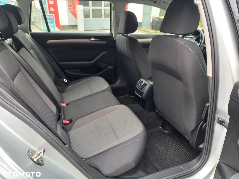Volkswagen Passat 1.5 TSI EVO Essence - 9