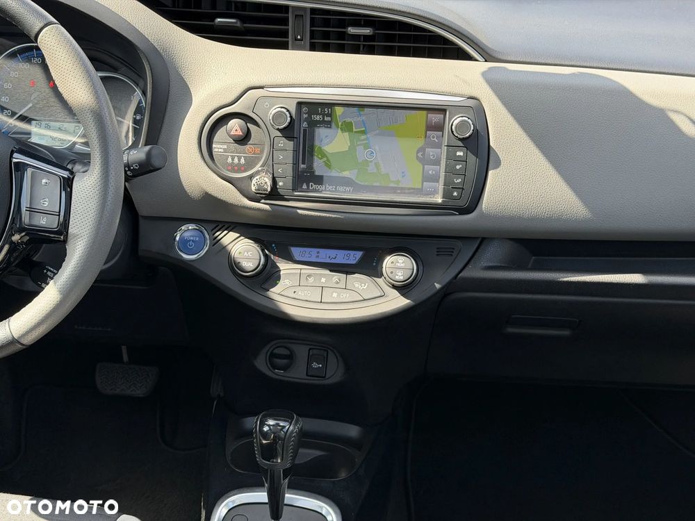 Toyota Yaris 1.5 VVT-i Selection - 12