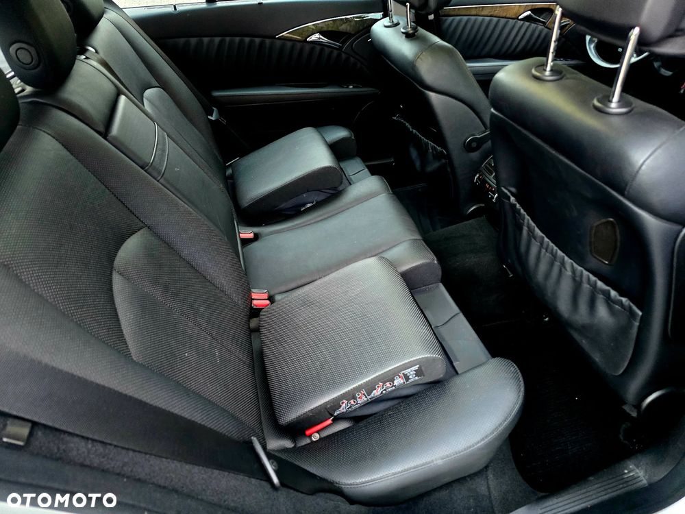 Mercedes-Benz Klasa E 320 CDI 7G-TRONIC Avantgarde BusinessEDITION - 31