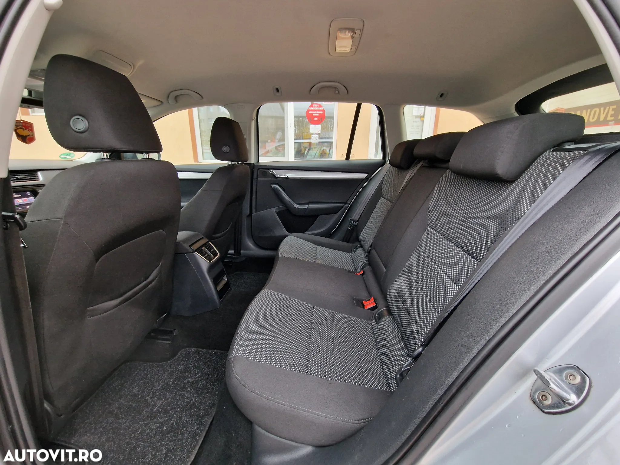 Skoda Octavia 2.0 TDI DSG Style - 7