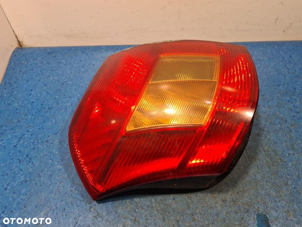 TOYOTA COROLLA E12 HB LAMPA TYŁ PRAWA ZEWNĘTRZNA - 5