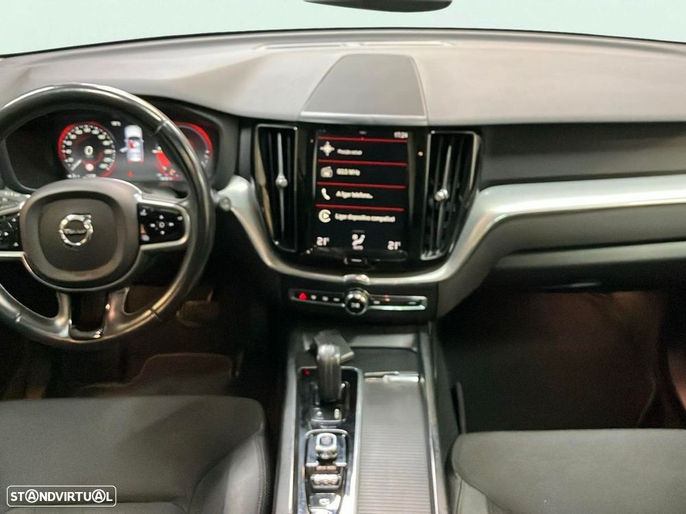 Volvo XC 60 2.0 T8 PHEV Momentum AWD - 11