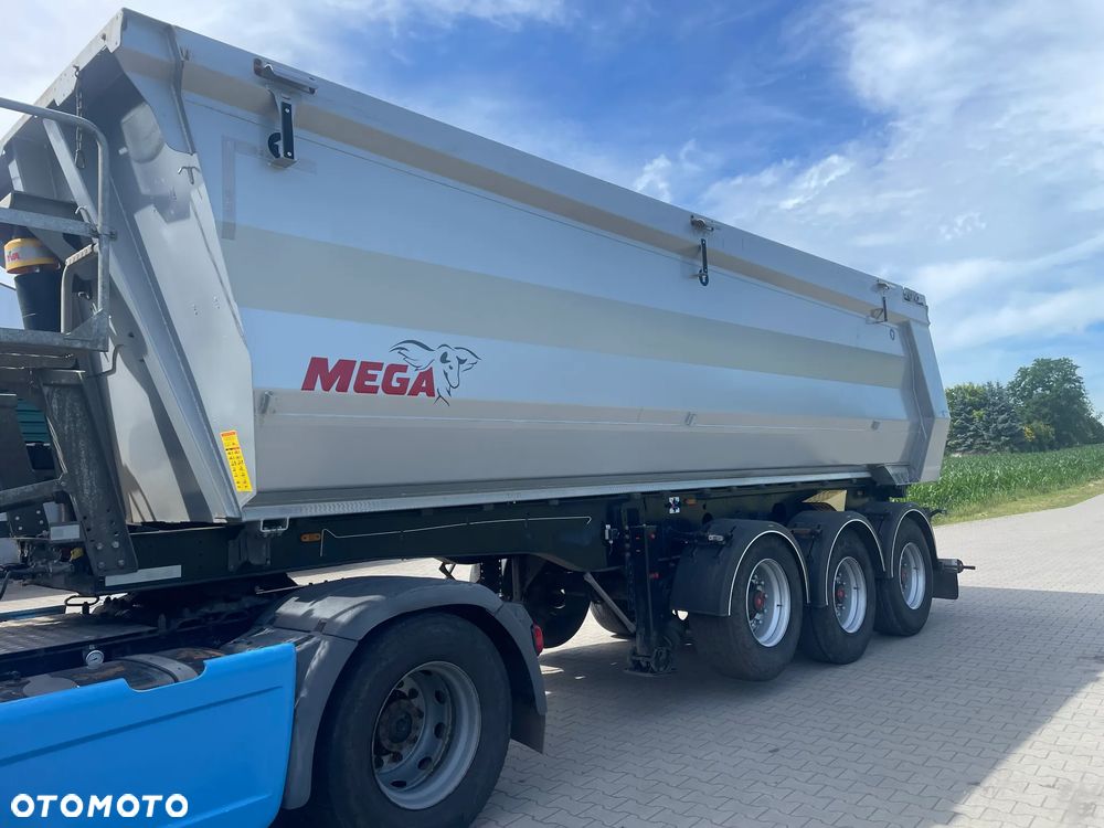 Mega Mega Fort - 2