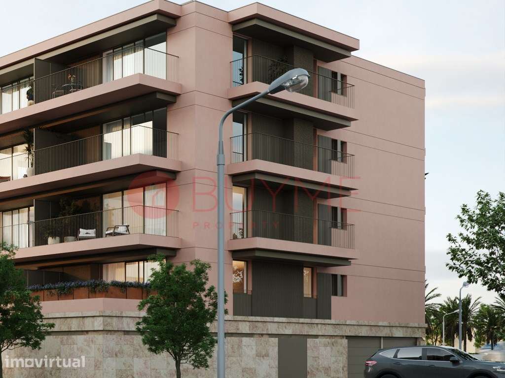 Apartamento T3 no Centro de Faro com Arrecadação e Garagem - Grande imagem: 4/5