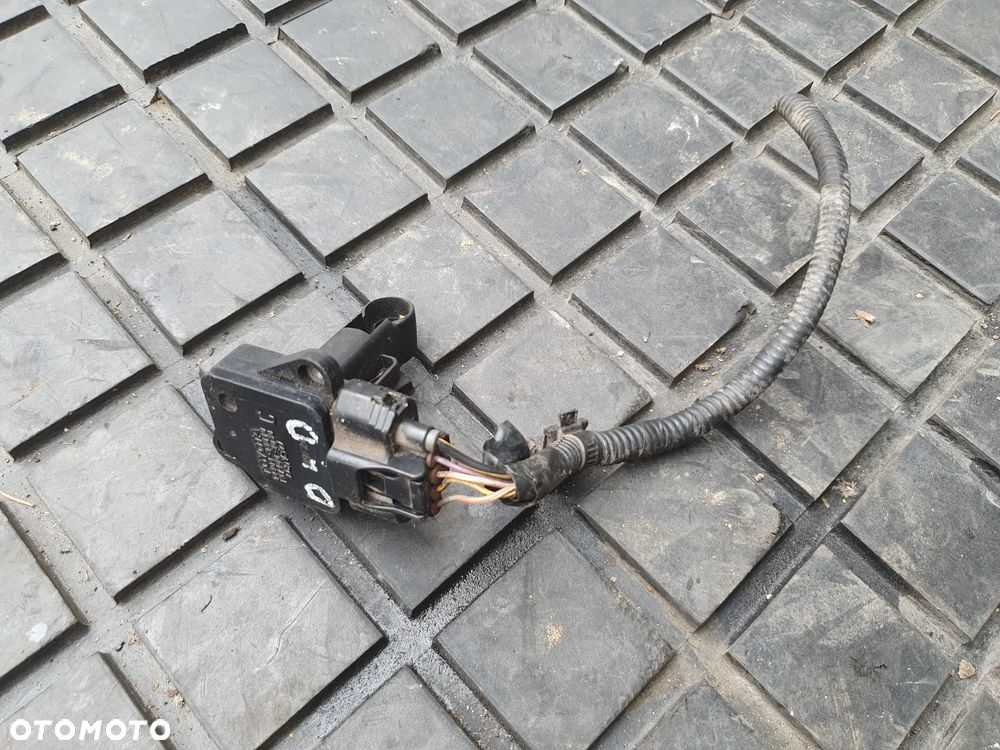 PRZEPŁYWOMIERZ TOYOTA COROLLA E12 1.4 D4D 22204-22010 YARIS I  + WTYCZKA INSTALACJA - 1