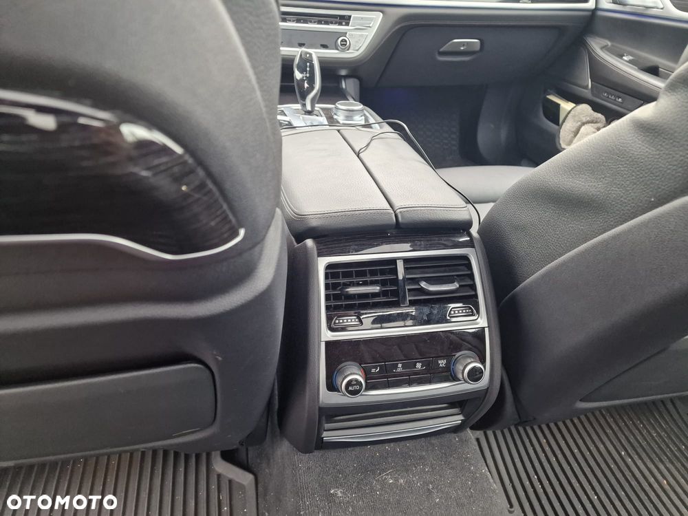 BMW Seria 7 ver-740li - 16