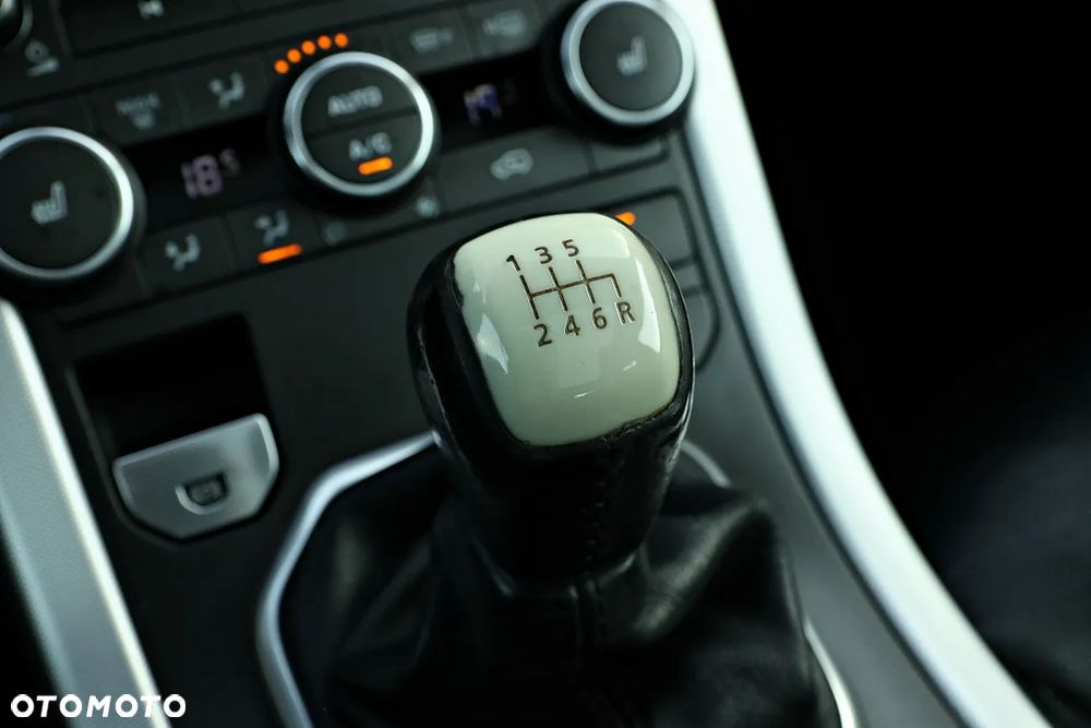 Land Rover Range Rover Evoque - 32