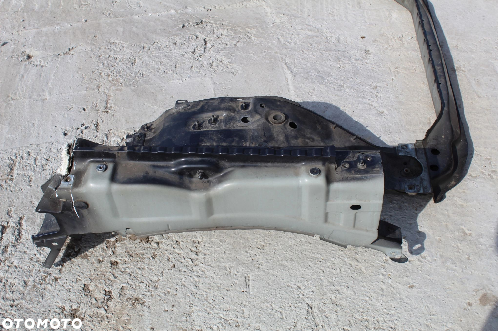 PAS PRZEDNI FARTUCH RANGE ROVER SPORT L320 - 3