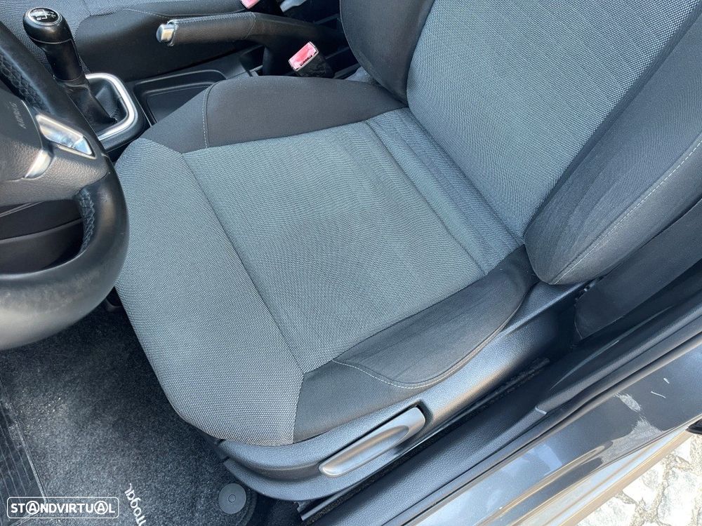 VW Polo 1.2 Confortline - 24