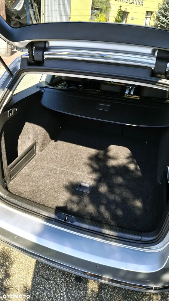Volkswagen Passat 2.0 TDI Highline R-Style DSG - 18