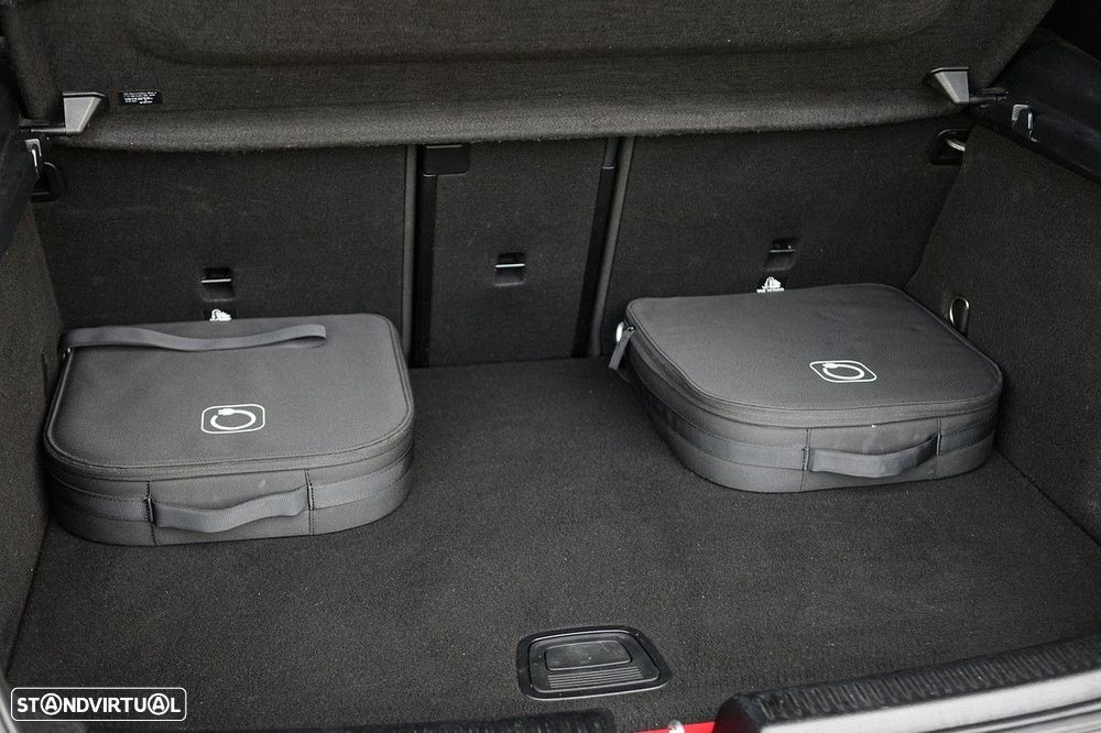 Mercedes-Benz A 250 e AMG Line - 24