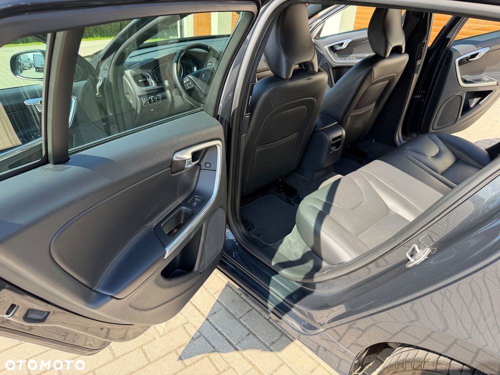 Volvo V60 D2 Drive-E Kinetic - 3