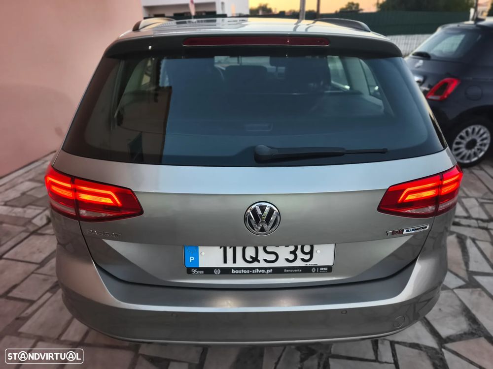 VW Passat Variant 1.6 TDI BlueMotion - 23