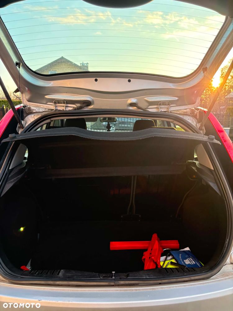 Ford Fiesta 1.4 - 9